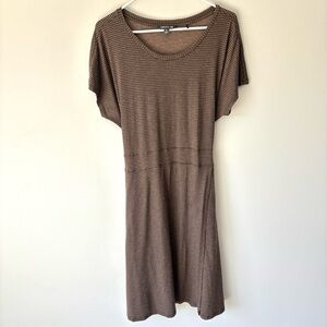 Toad&Co Brown Houndstooth Mini Wrap Dress Short Sleeve Scoop Neck Tie Waist